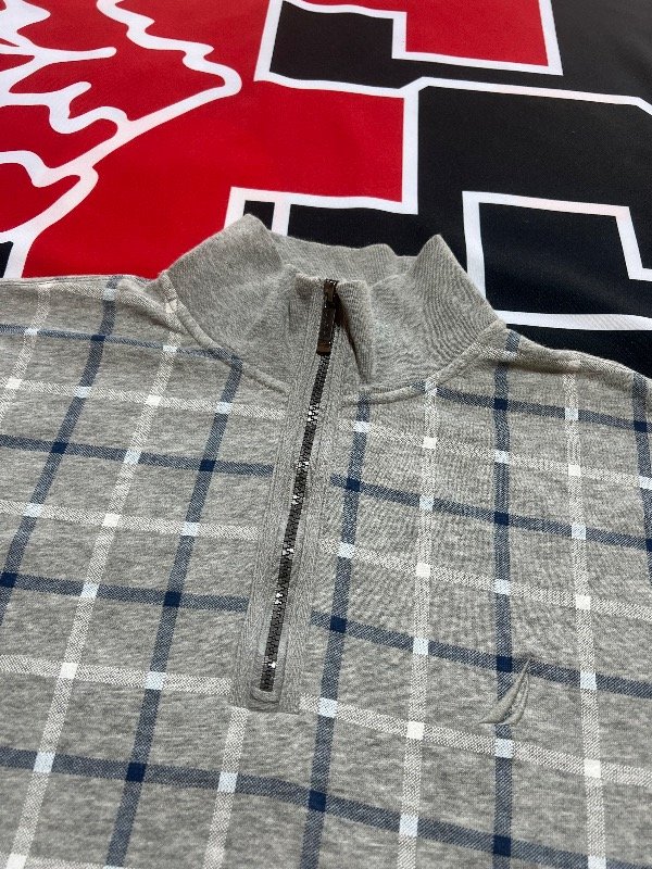 Producto - Buzo Náutica tricolor. Talle L