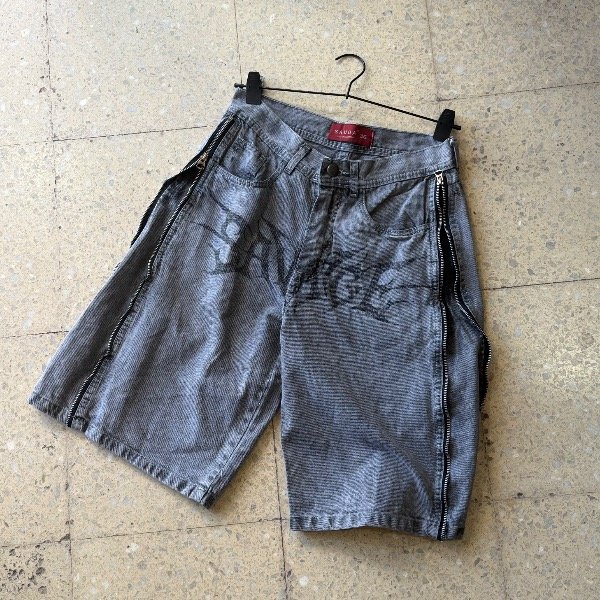 Producto - BERMUDA SAVAGE CIERRES