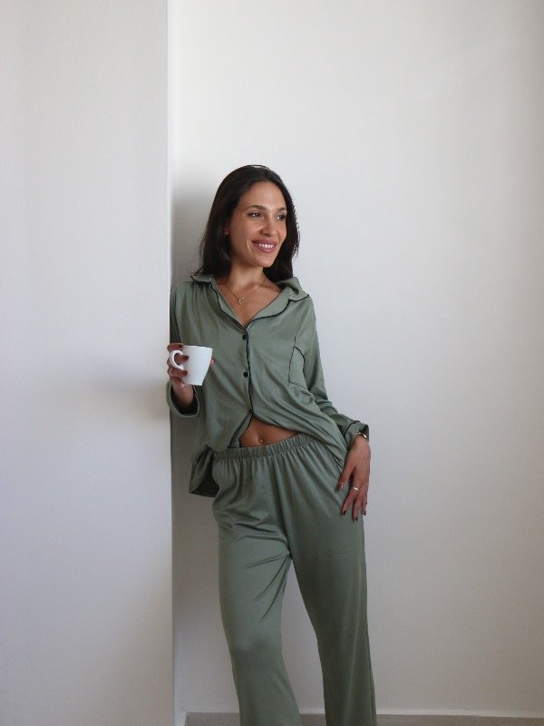 Producto - PIJAMA CAMISERO VERDE / PRE-SAVE