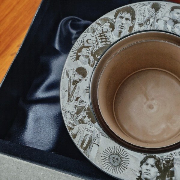 Producto - MATE PREMIUM CON FOTOGRABADO REALISTA DE LIONEL MESSI - 5
