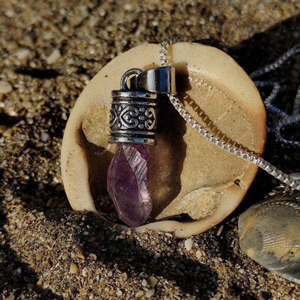 Producto - Amatista con calota labrada