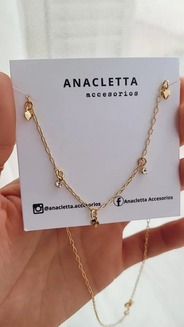 Producto - Gargantilla delicada con strass y mini corazones - Enchapado en oro