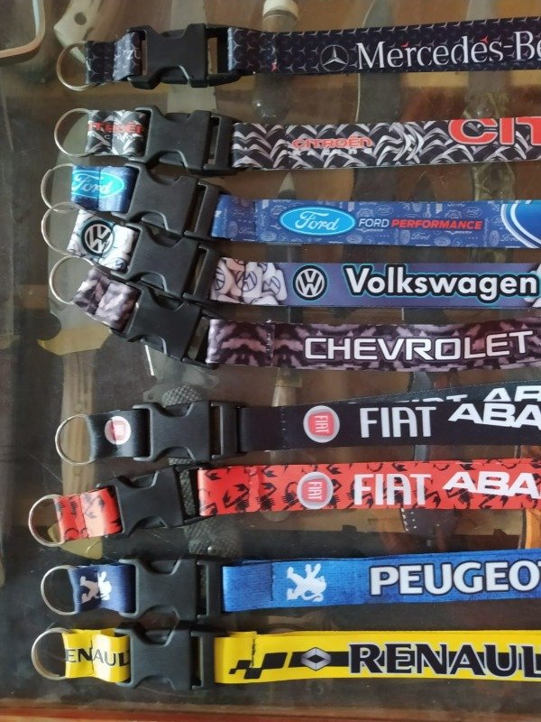 Producto - LLAVERO VARIOS /CINTAS MARCA DE AUTOS