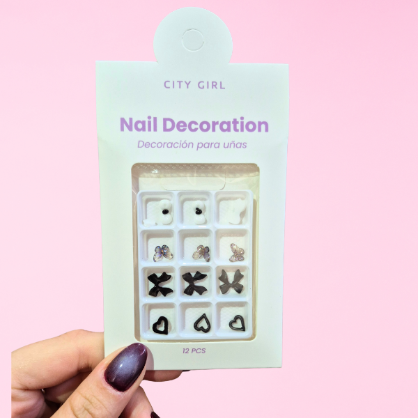 Producto - DECO DIJES NEGRO Y BLANCO CITY GIRL