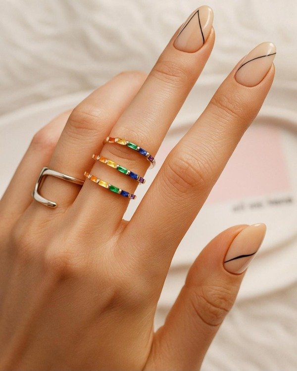 Producto - Anillo Cintillo de PLata 925 con baguets de cubic de colores