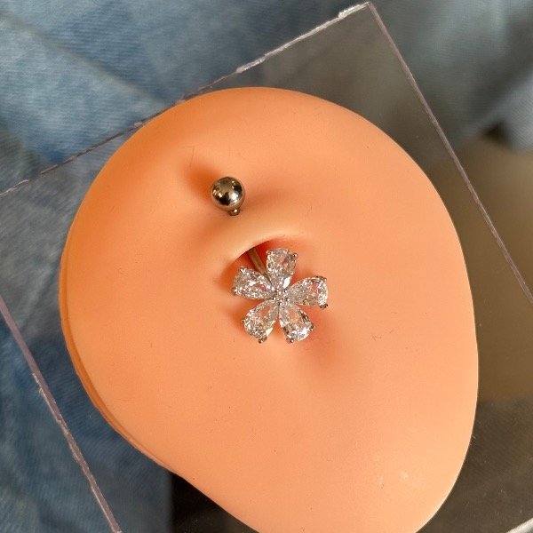 Producto - Piercing de ombligo flor grande