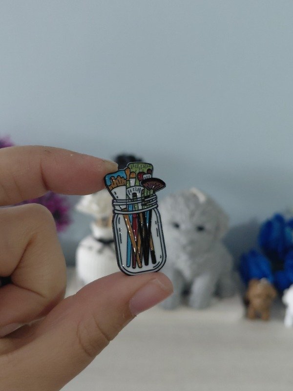 Producto - Pin metalizado - Pinceles y arte #1853