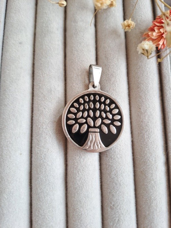 Producto - Dije mediano Árbol de la Vida esmaltado negro