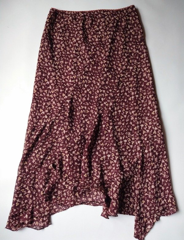 Producto - Falda floreada irreg. t/m