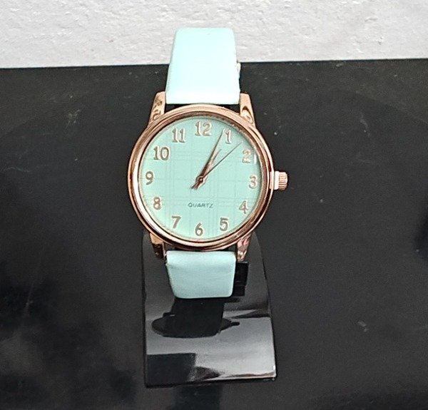 Producto - Reloj Dorado esfera con líneas negras malla Eco Cuero Verde Agua