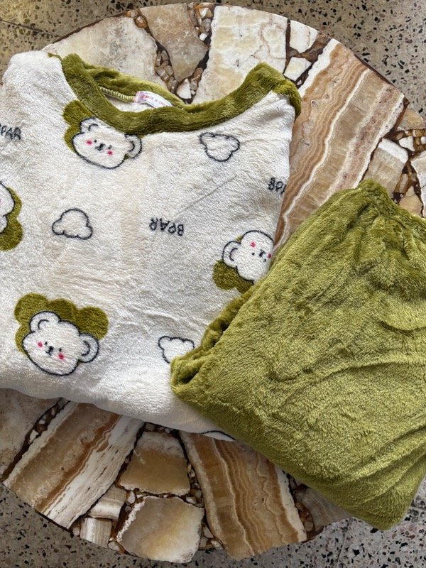 Producto - Pijama polar verde
