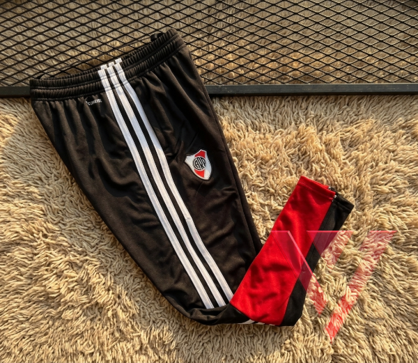 Producto - NUEVO PANTALÓN RIVER 2026 - 2