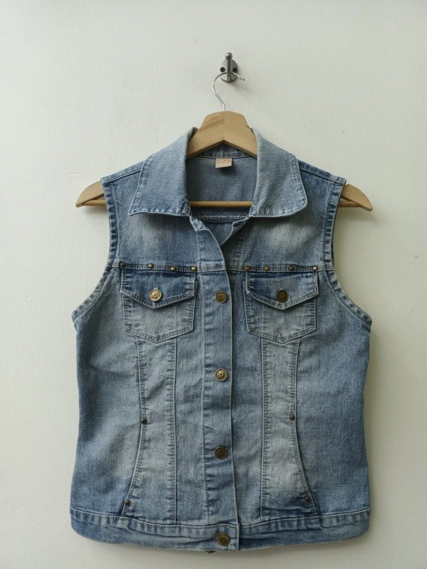 Producto - Chaleco jean tachas