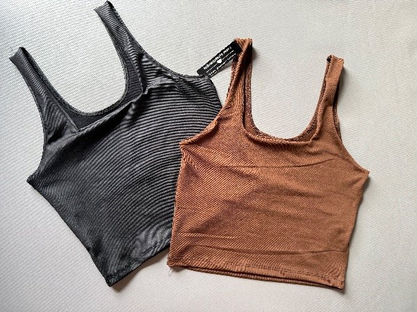 Producto - Top musculosa tipo engomado