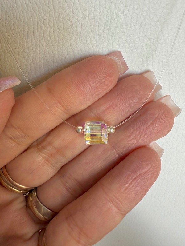 Producto - Gargantilla invisible cubo 8 mm boreal cristal Sw