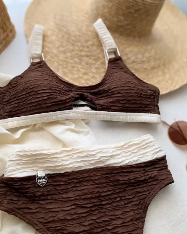Producto - Bikini con top y colaless tiro alto texturada chocolate - Art Cala - 1