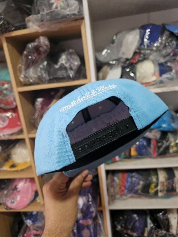 Chicago bulls one day cuero skyblue snapback — imagen 4