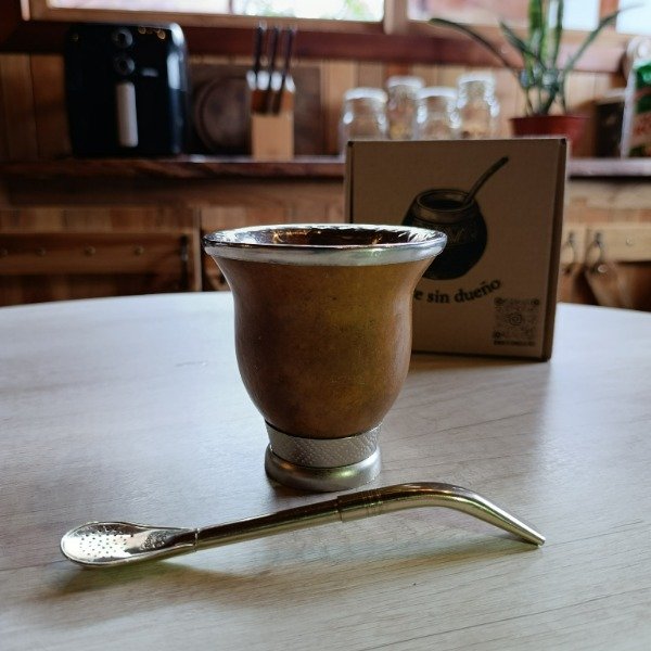 Producto - Calabaza pulida con virola de aluminio y base de acero inoxidable