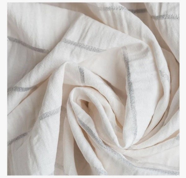Producto - Mantel con Líneas Plata
