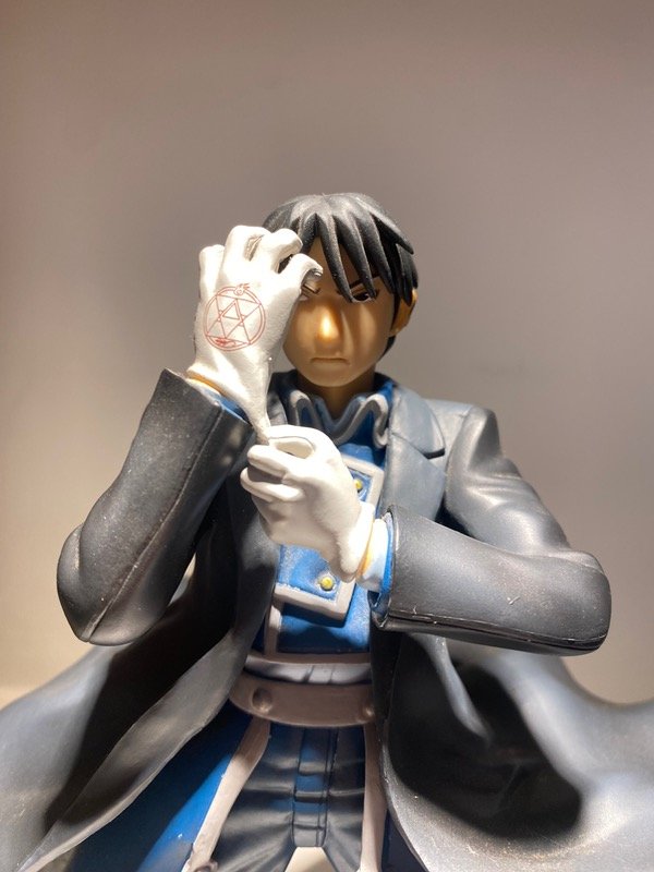 Producto - Figura Roy Mustang Fullmetal Alchemist Ichiban Kuji caja con detalle