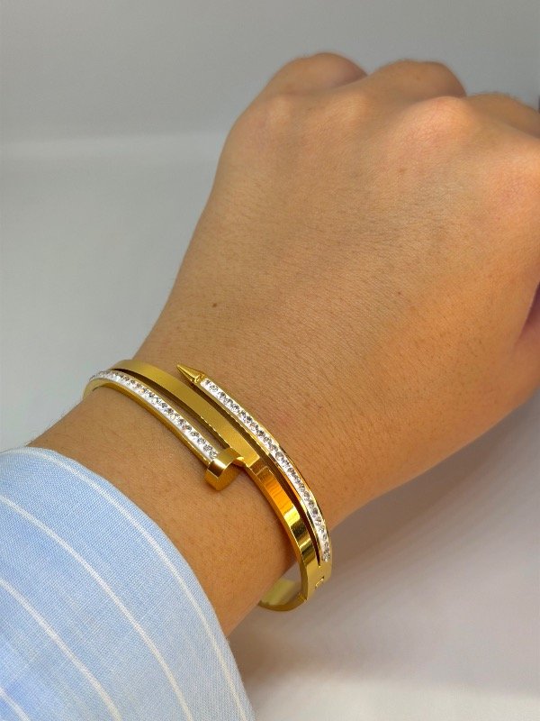 Producto - Pulsera clavo dorada con stras