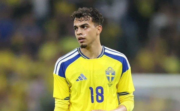 Producto - CAMISETA SUECIA IMPORTADA TITULAR 2026 #18 AYARI - 6