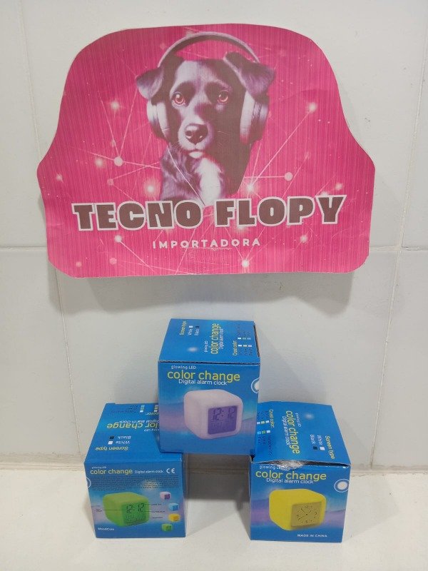 Producto - Reloj despertador cubo rgb
