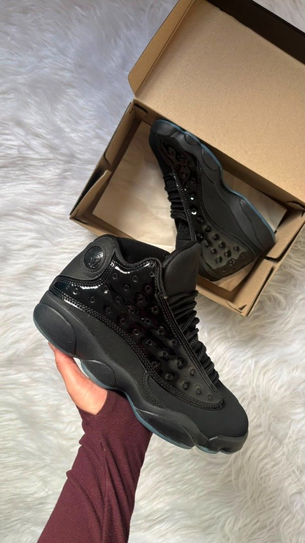 Producto - JORDAN RETRO 13 CAP AND GOWN - 0