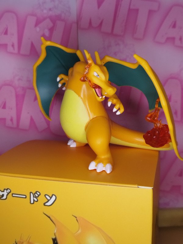 Producto - Charizard Pokemón ( 11 cm )