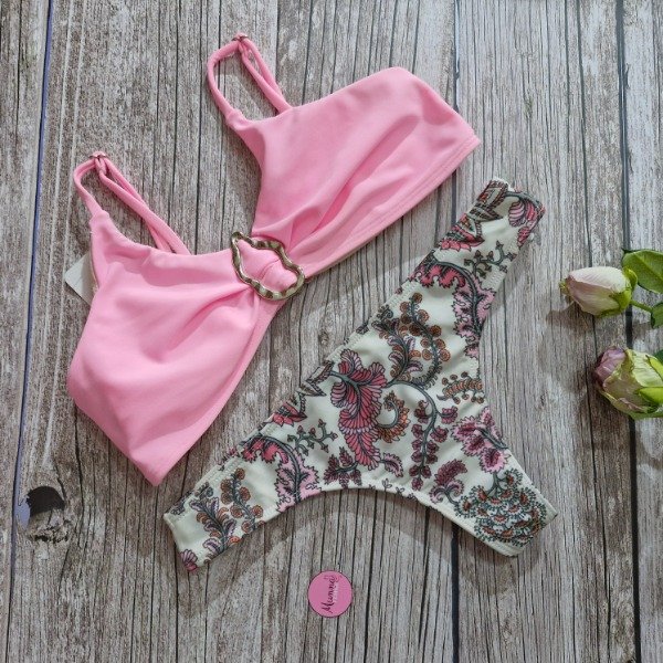 Producto - Bikini con avío y less estampada - talle 85