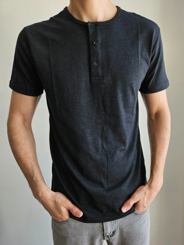 Producto - Remera botones - Negro