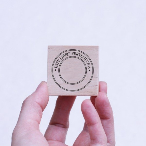 Producto - Este libro pertenece a...