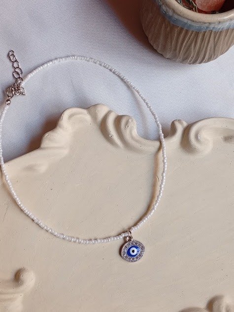 Producto - Gargantilla blanca ojo turco con strass