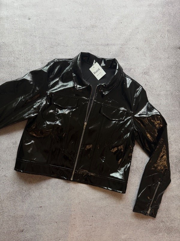 Producto - Campera charol