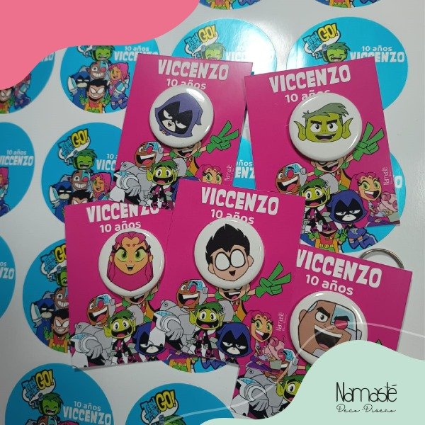 Producto - 25 pines + 50 calcos