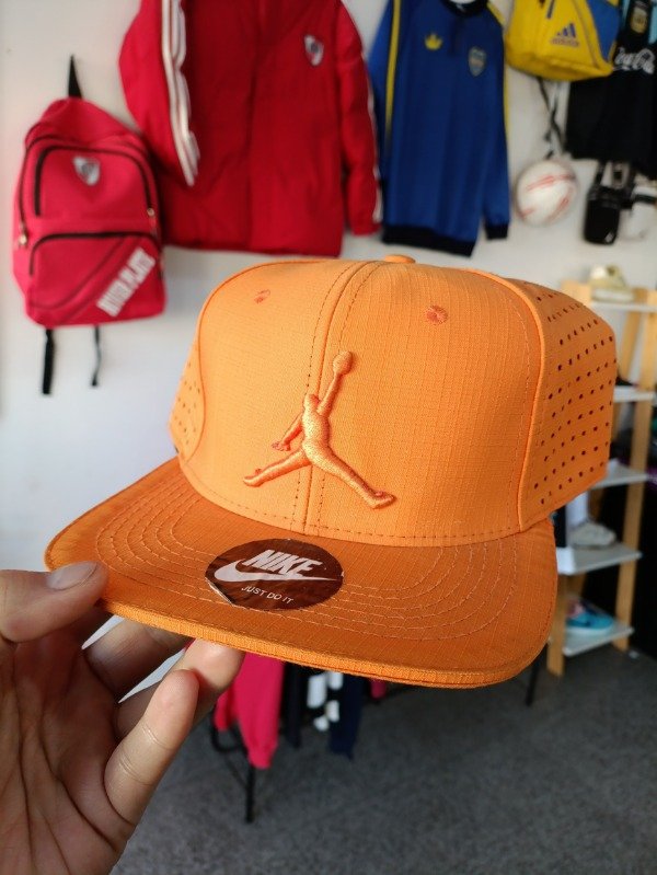 Producto - Gorra Jordan Naranja