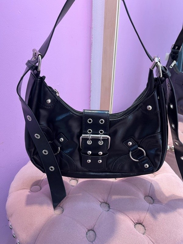Producto - Cartera negra hebillas y tiras
