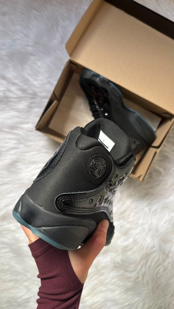 Producto - JORDAN RETRO 13 CAP AND GOWN - 2
