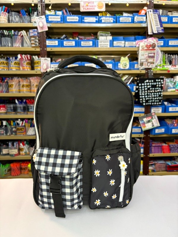 Producto - Mochila 17" Cuadrille blanco y negro - "Mundo FW"