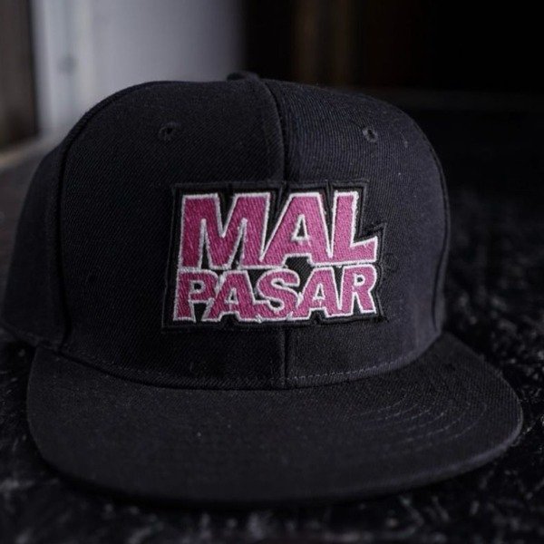 Producto - Gorra Mal Pasar logo grande