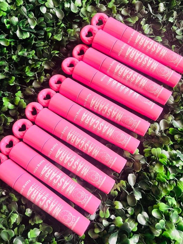 Producto - Máscara de pestañas Miss Betty dona waterproof