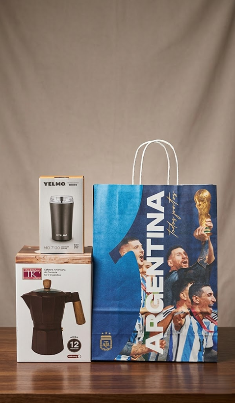 Producto - Cafetera Italiana The Kitchen 12p Negra o Aluminio y Molinillo para cafe Yelmo