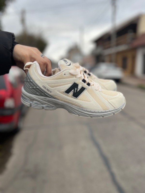 Producto - NEW BALANCE 1906 CREMA