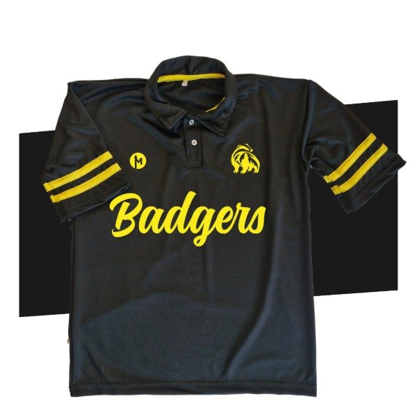 Producto - CHOMBA Negra Tejones