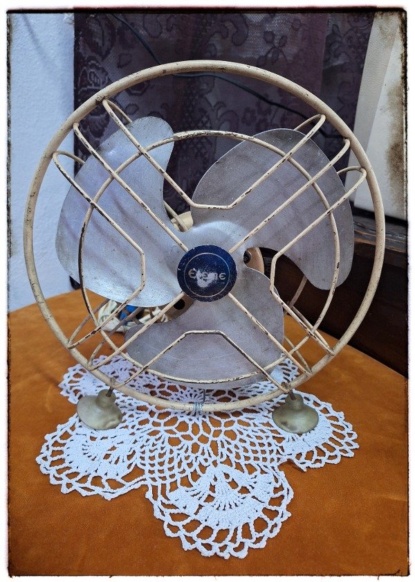 Producto - Ventilador chico Vintage de Mesa