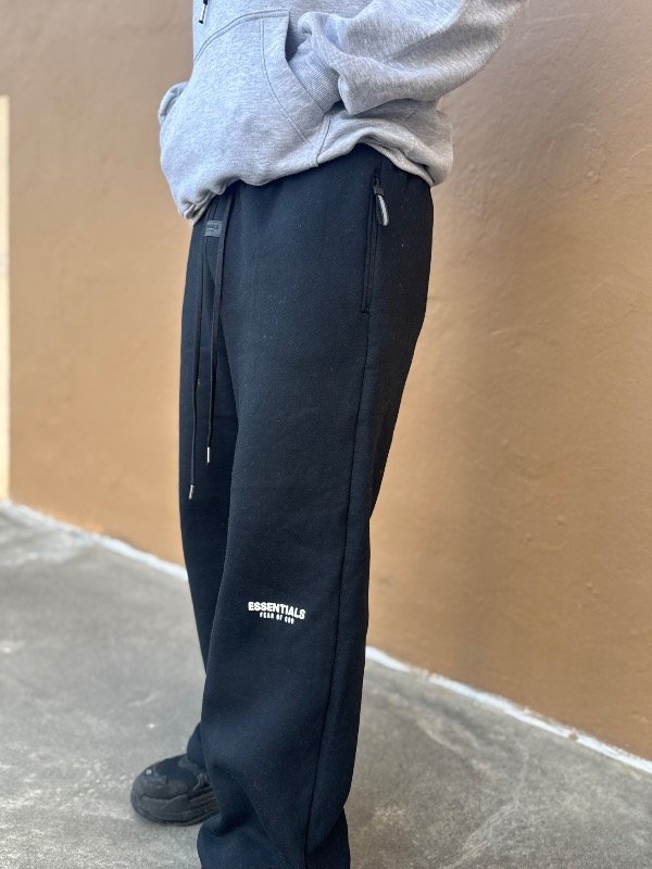 Producto - Jogging Essentials Fear Of God - 3