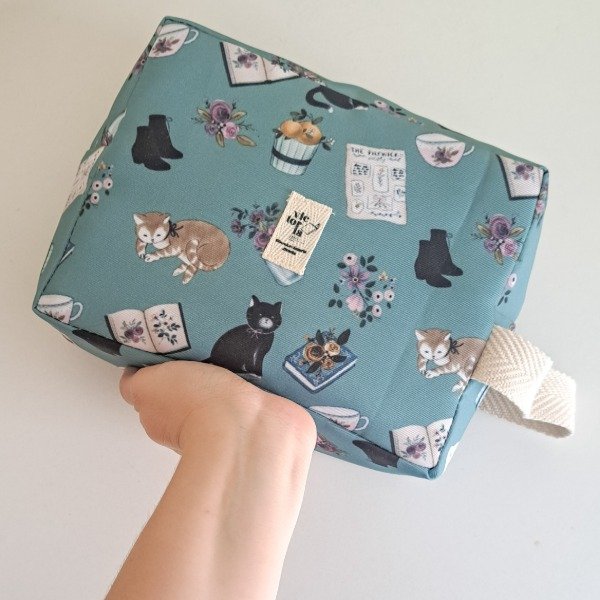 Producto - Neceser Porta Libros Gatitos Verdes IMPERMEABLE - 1