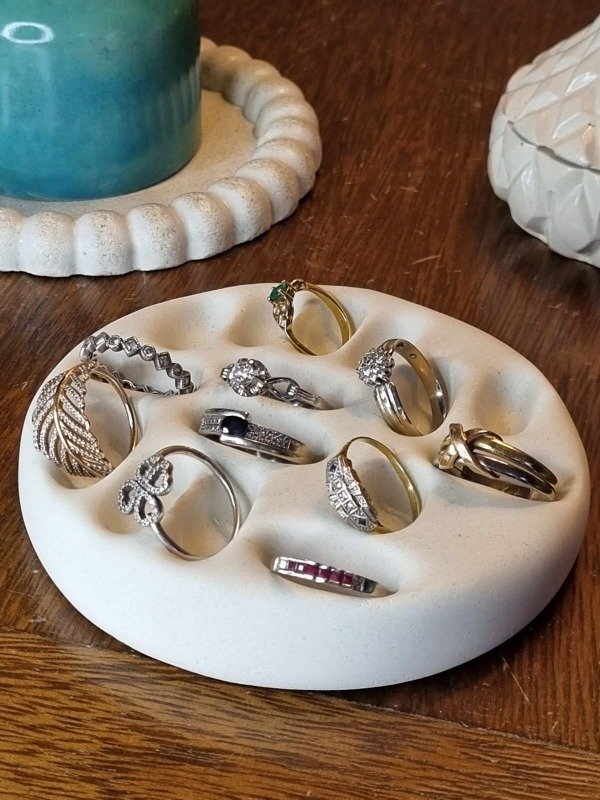 Producto - DIA DE LA MUJER REGALO PORTA ANILLOS-DESPOJADOR CEMENTO