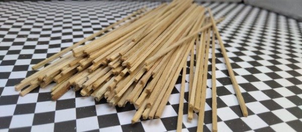 Producto - VARILLA CUADRDA DE ALAMO