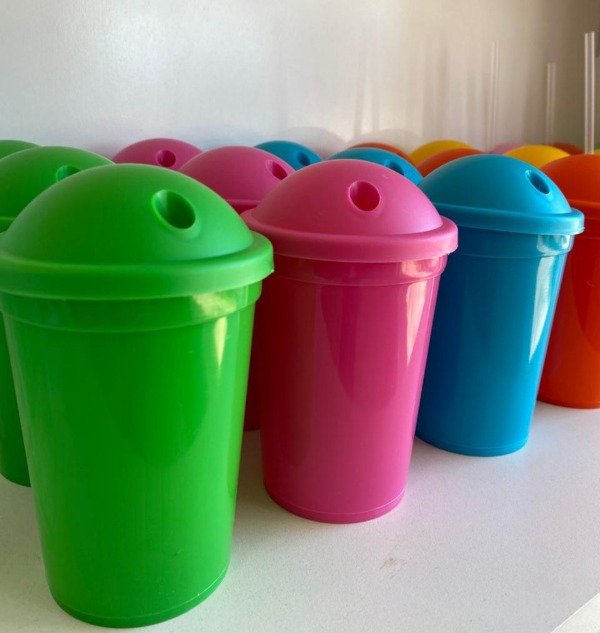 Producto - VASOS MILK CON TAPA Y SORBETE PLASTICO